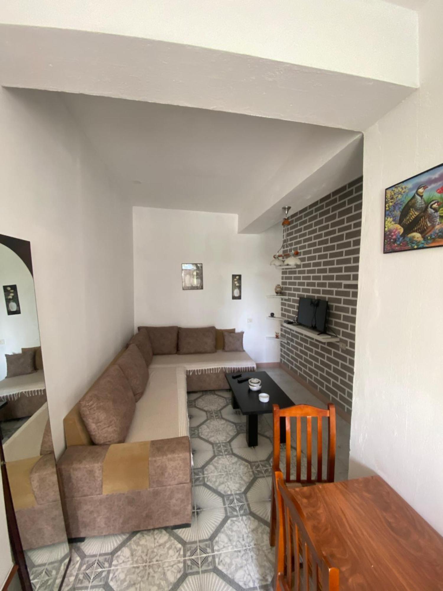 Lovely 2-Bedroom With Greenery View Durrës Kültér fotó
