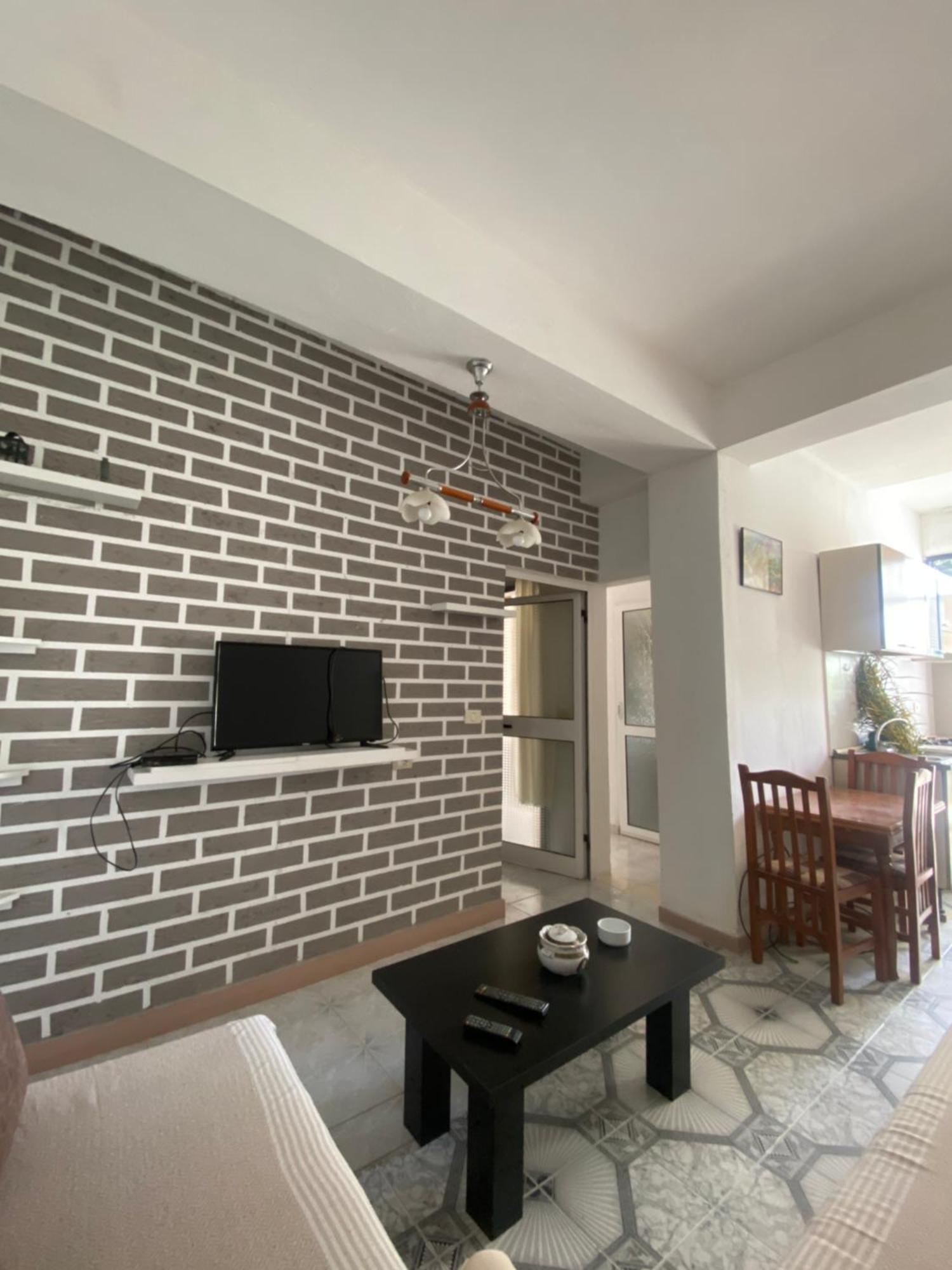 Lovely 2-Bedroom With Greenery View Durrës Kültér fotó